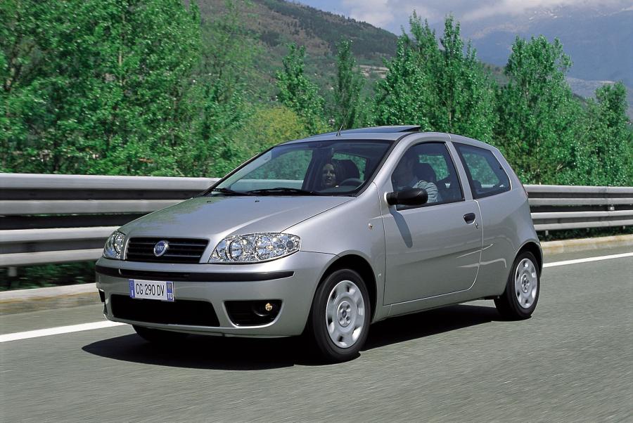  Fiat Punto 3-Door (188) 2003 года  (фото 14 из 30)